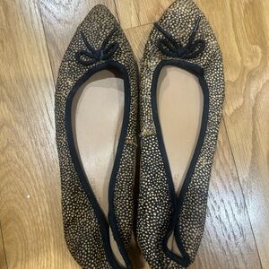 Banana Republic Black and Tan Patterned Flats